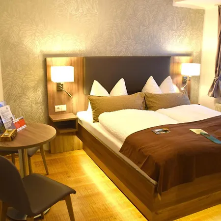 Lachmann 3* Konigstein